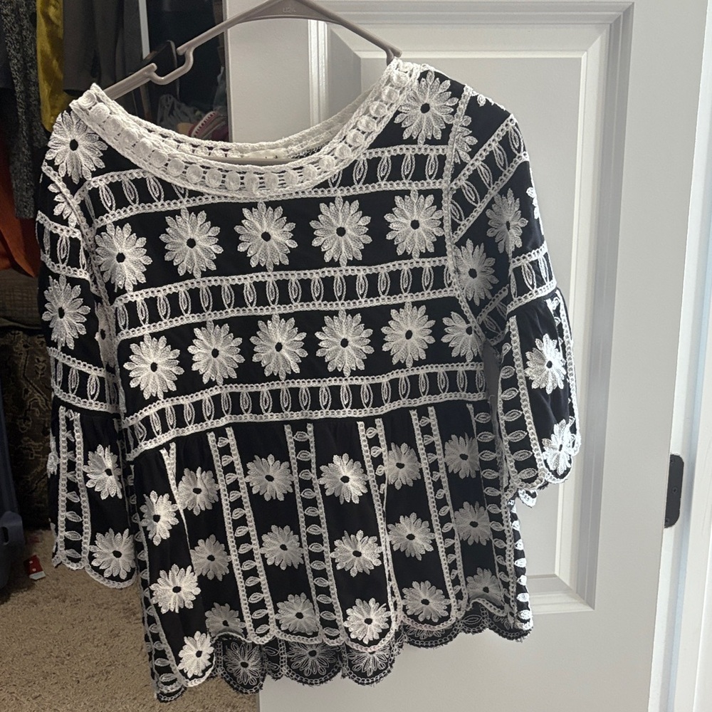 Chic Black and White Floral Women's Blouse